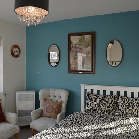Cozy, Modern, Spacious 4 Bedroom House In London Romford Exteriér fotografie