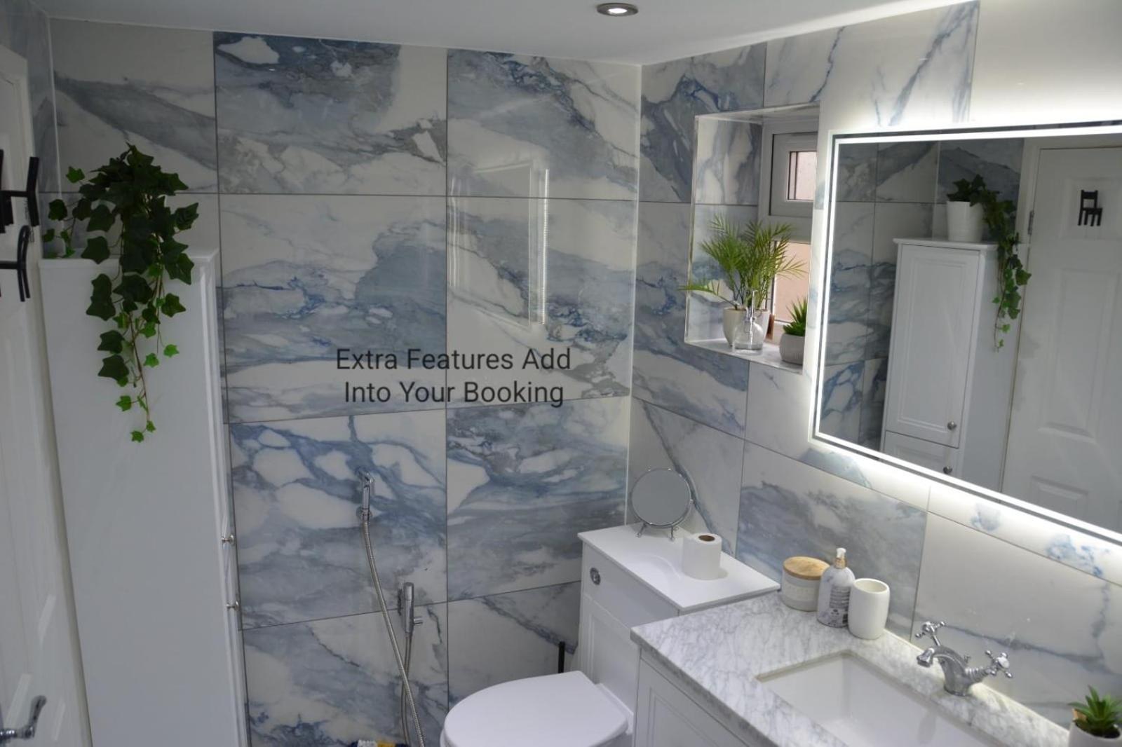 Cozy, Modern, Spacious 4 Bedroom House In London Romford Exteriér fotografie